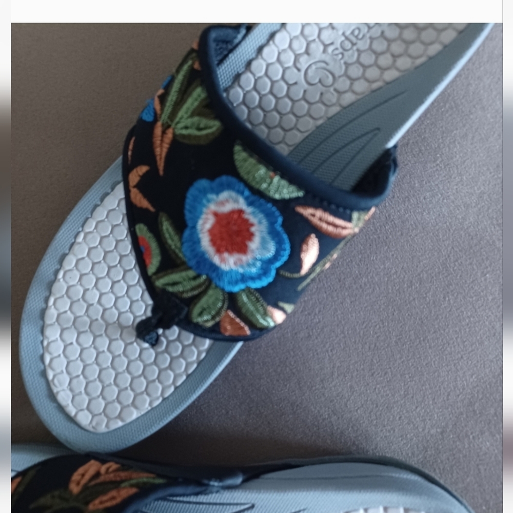 BARETRAPS slip-on SANDALS flip flops LIKE NEW Dasie SIZE 8M - Picture 2 of 5